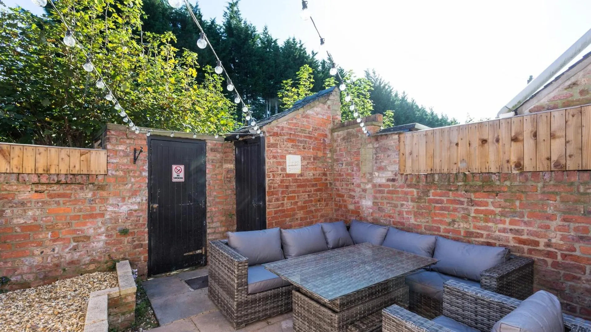 York 2 Bedroom Townhouse 0*,